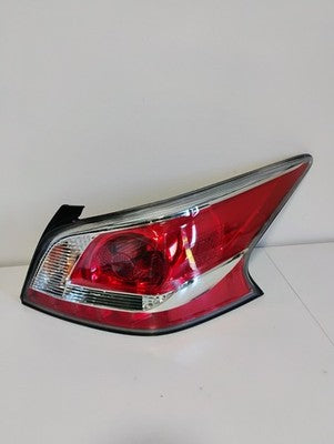 Right Tail Light for 2013-2015 Nissan Altima Halogen Standard Type 265509HM0A