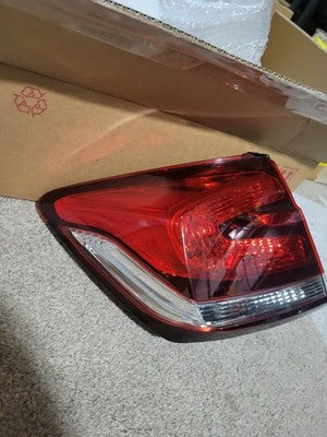 Left Tail Lamp Assembly 2013-2015 Honda Civic 33550TR0A51 HO2804102 CHIPPED READ