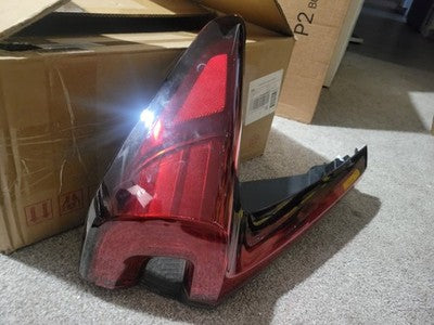 Left Side Tail light 2020-2022 Honda CR-V CRV LED Outer SMALL CRACK ON CORNER