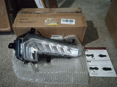 Fits 2016-2018 Chevy Malibu Front Bumper Running Light Lamp Right Passenger RH