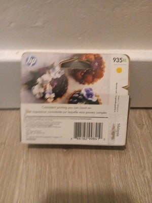 HP 935XL High Yield Original Ink Cartridge, Yellow (C2P26AN) Expired NO DATE