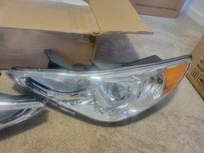 2011-2014 Hyundai Sonata Chrome Housing Amber Corner Headlights FLAWED